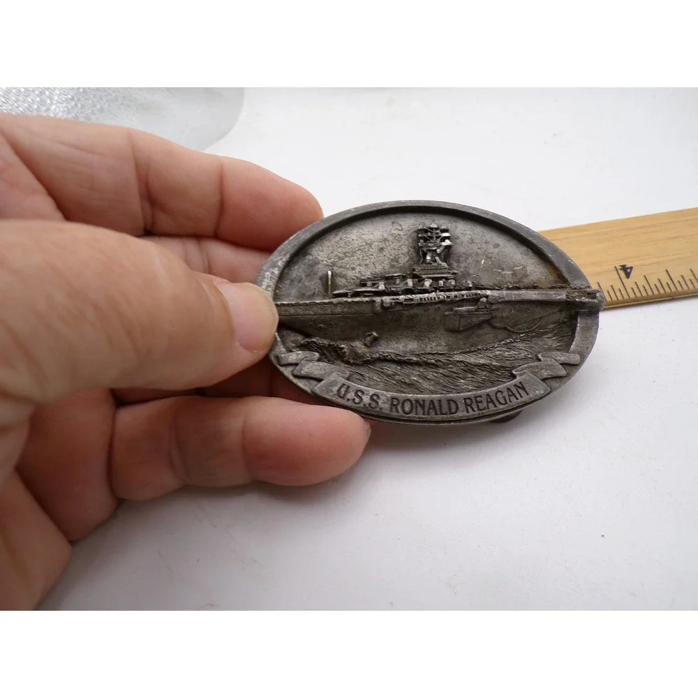 VTG USS Ronald Reagan CVN-76 Belt Buckle Pewter Tone Navy Aircraft Carrier USA